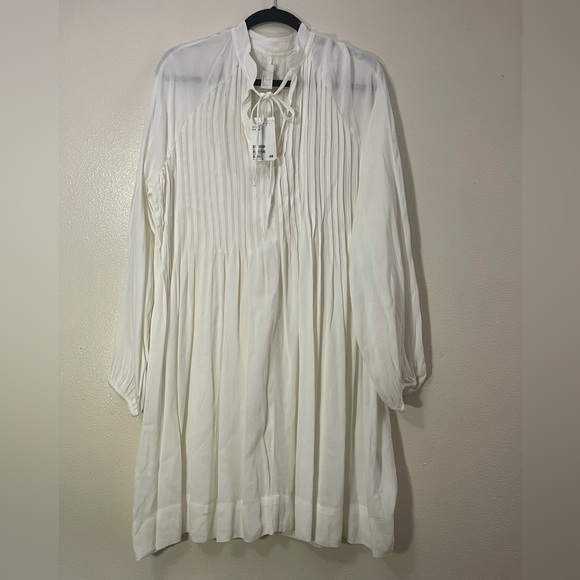H&M HM White Long Sleeve Pleated Plisse Babydoll Boho Dress Size US 12 NWT - Picture 3 of 7